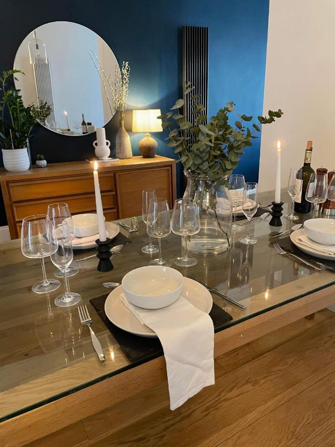 The Clock Tower Apartment - Spacious, Modern, 2 Bed Room Apartment , Southsea With Free Parking - Sleeps 4 Portsmouth Ngoại thất bức ảnh