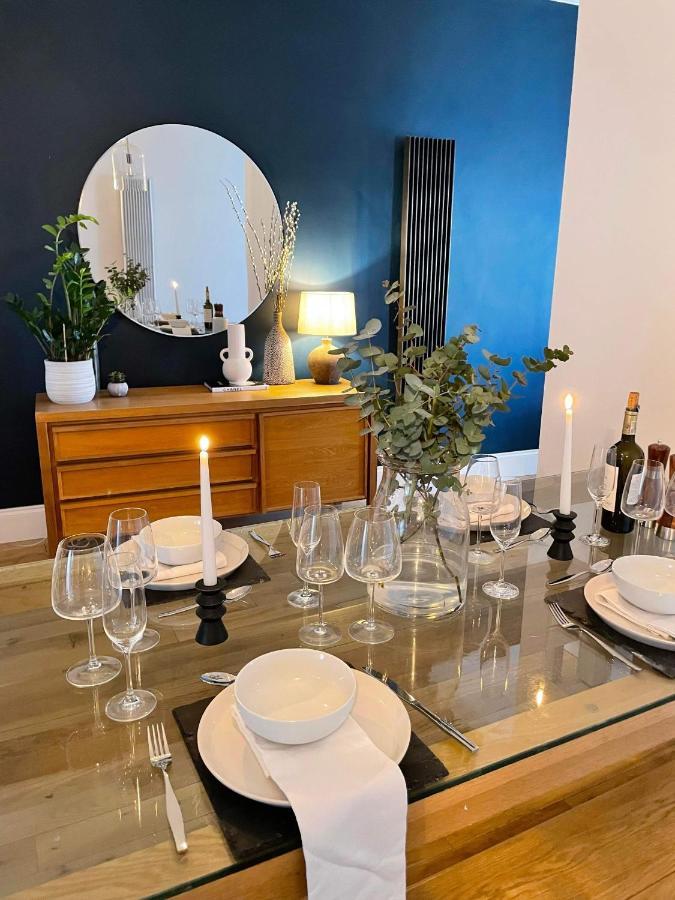 The Clock Tower Apartment - Spacious, Modern, 2 Bed Room Apartment , Southsea With Free Parking - Sleeps 4 Portsmouth Ngoại thất bức ảnh