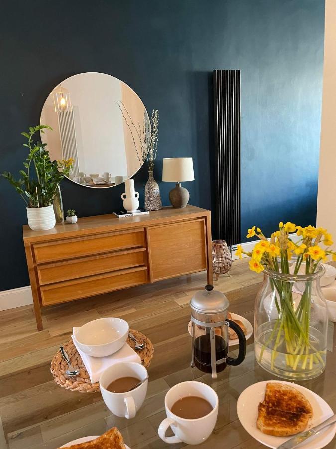 The Clock Tower Apartment - Spacious, Modern, 2 Bed Room Apartment , Southsea With Free Parking - Sleeps 4 Portsmouth Ngoại thất bức ảnh