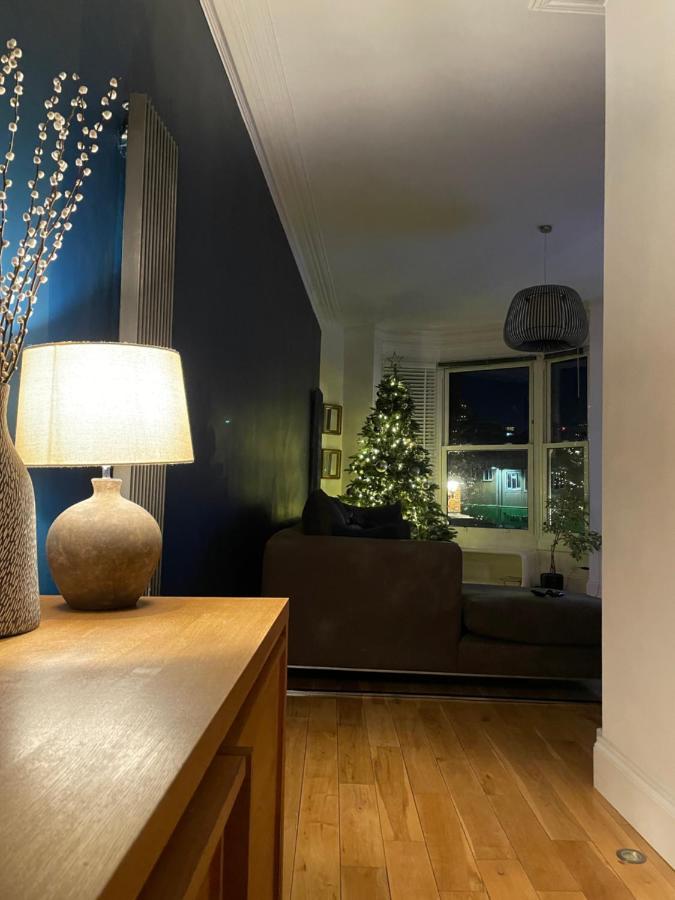 The Clock Tower Apartment - Spacious, Modern, 2 Bed Room Apartment , Southsea With Free Parking - Sleeps 4 Portsmouth Ngoại thất bức ảnh